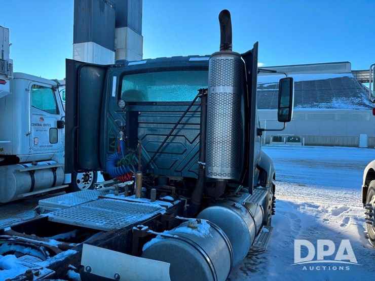 international-prostar-image-7