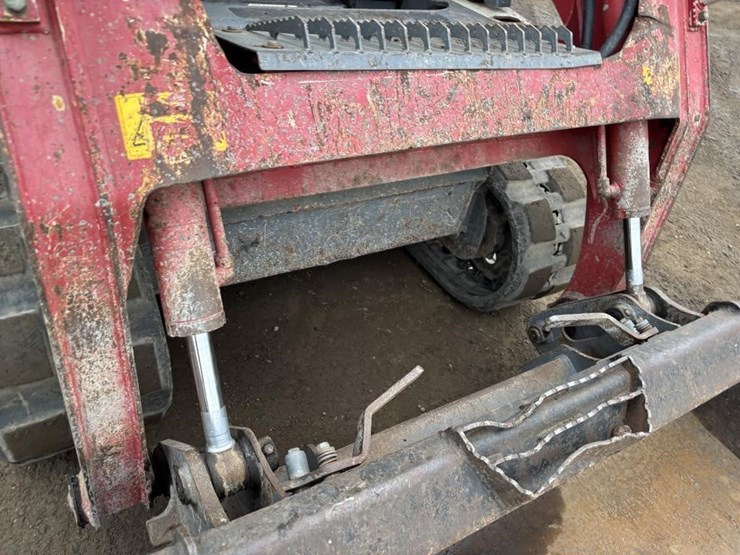 2016-takeuchi-tl8-image-12