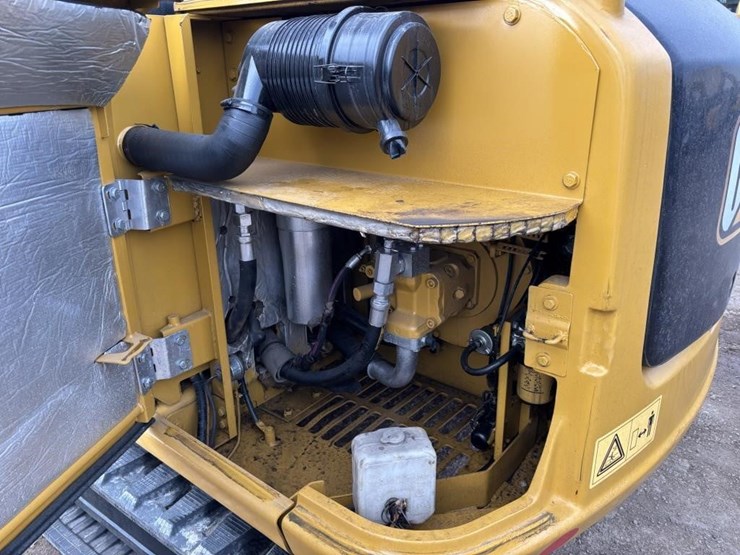 2023-caterpillar-305.5e2-image-42