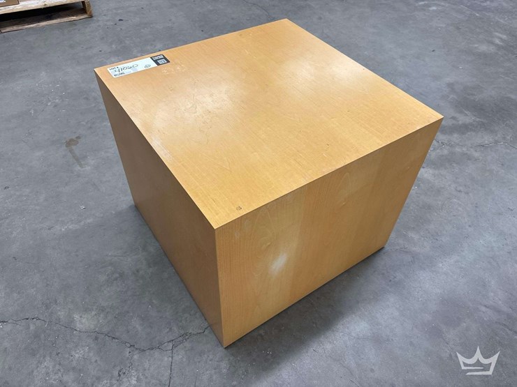 square-wood-office-table-image-1