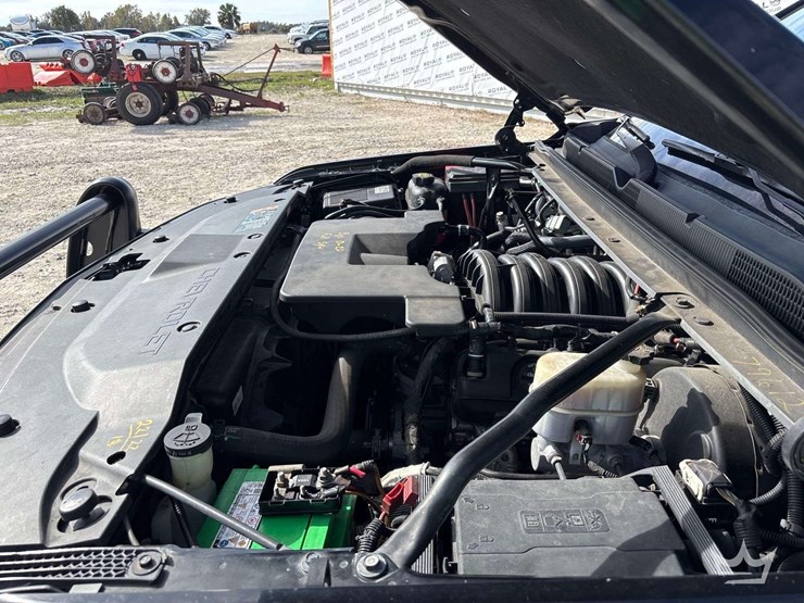 2019-chevrolet-tahoe-suv-image-8