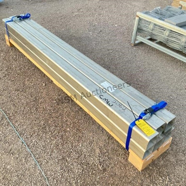 STAINLESS STEEL TUBING 4IN X 4IN X .250 X 90IN