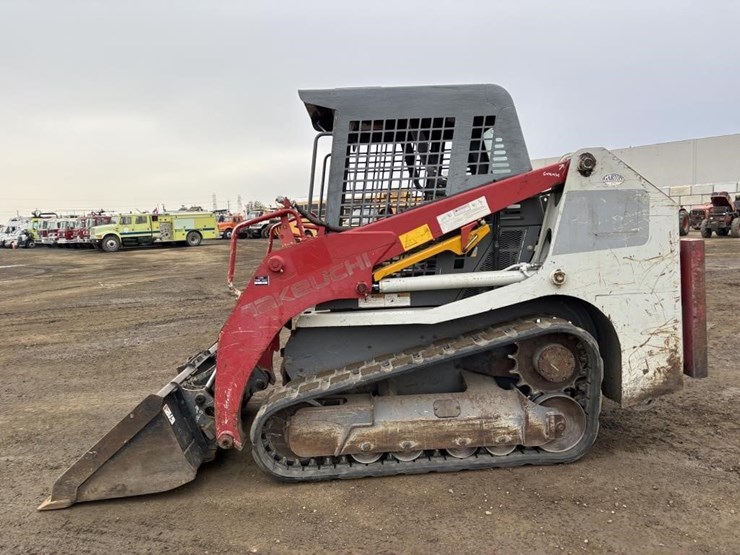 2016-takeuchi-tl8-image-5