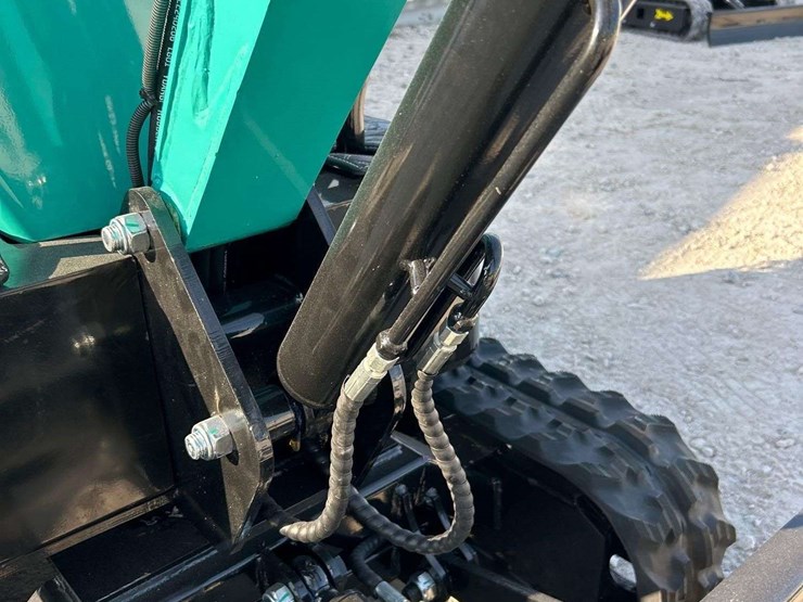 unused-2025-cfg-industrial-qh12r-mini-excavator-image-10