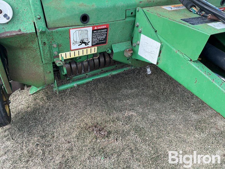 john-deere-566-image-11