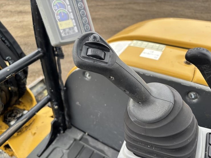 caterpillar-305.5e2-cr-image-31