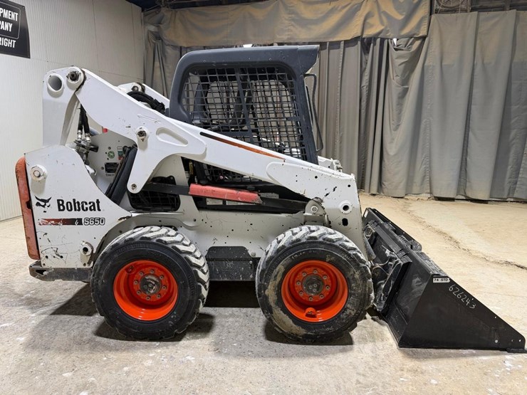 2015-bobcat-s650-image-6