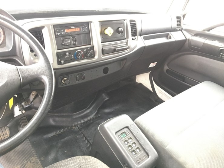 2016-hino-338-image-7