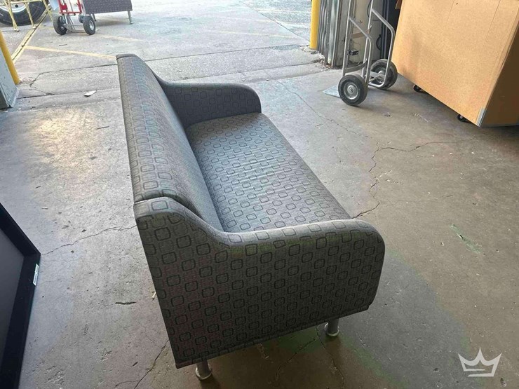 office-couches-and-chair-image-12