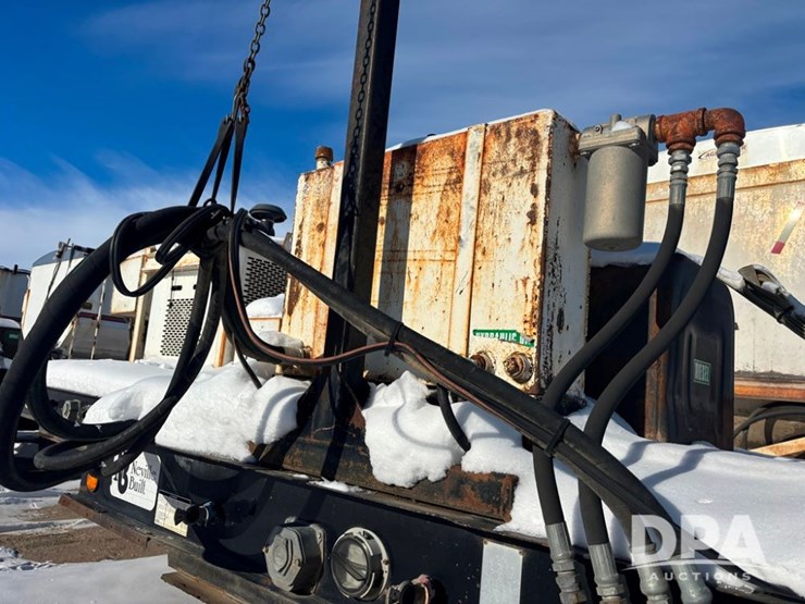 2007-neville-trailer-image-15