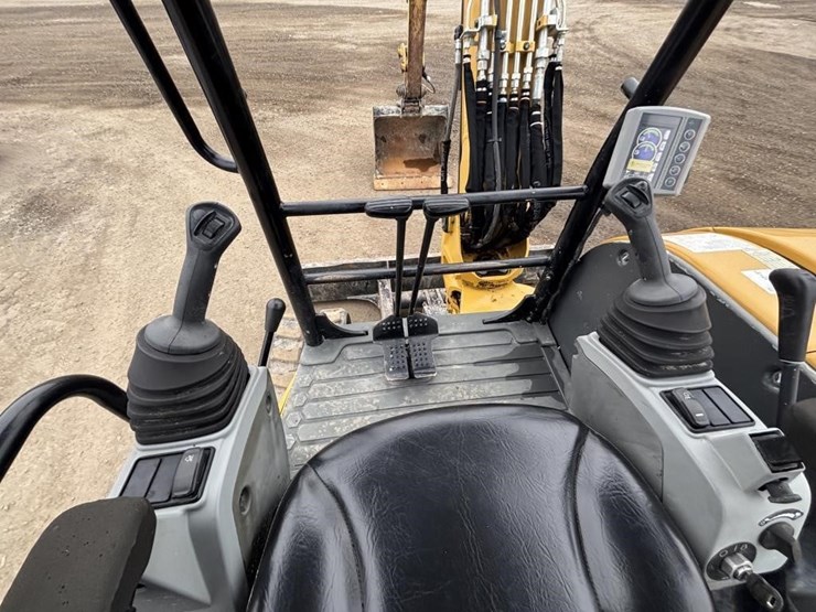 caterpillar-305.5e2-cr-image-27