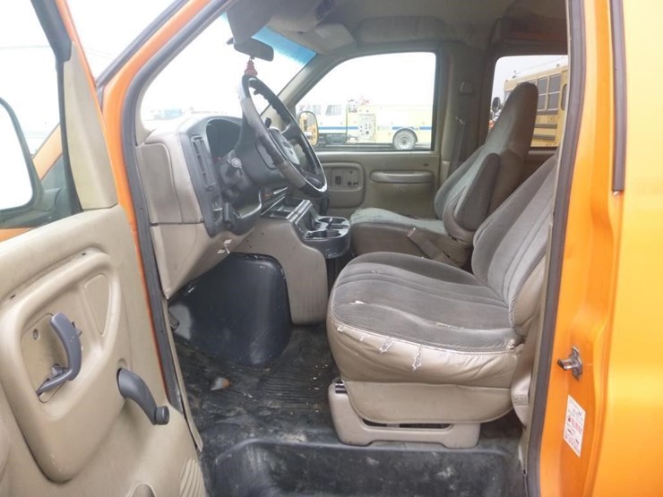 2000-gmc-3500-image-7