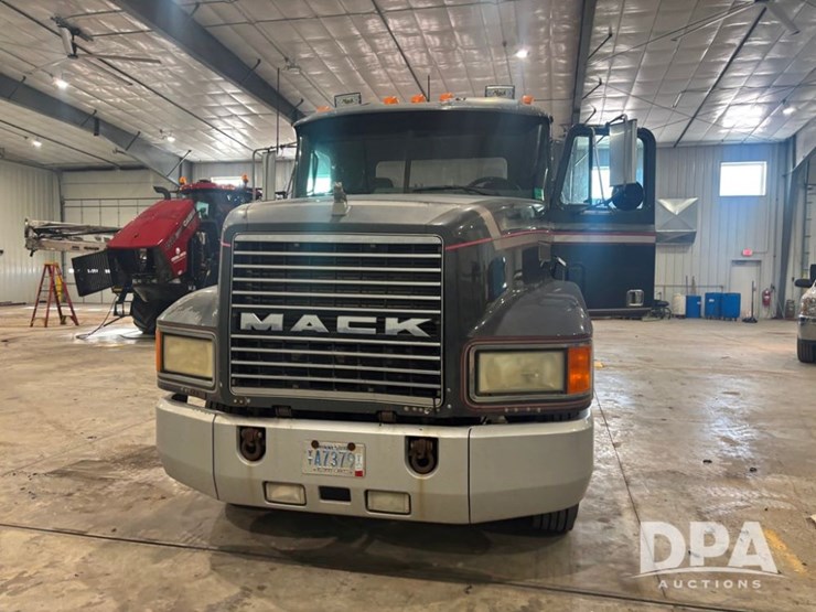 1993-mack-ch613-image-17