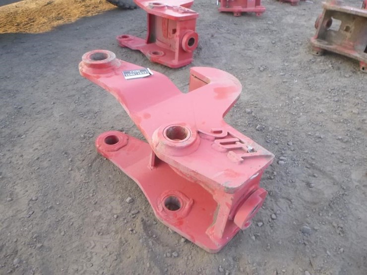 caterpillar-440-image-1