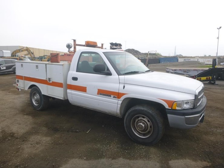 2002-dodge-ram-2500-image-2