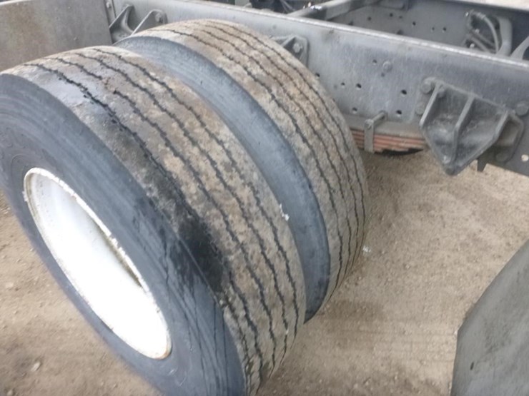 2004-international-durastar-4300-image-23