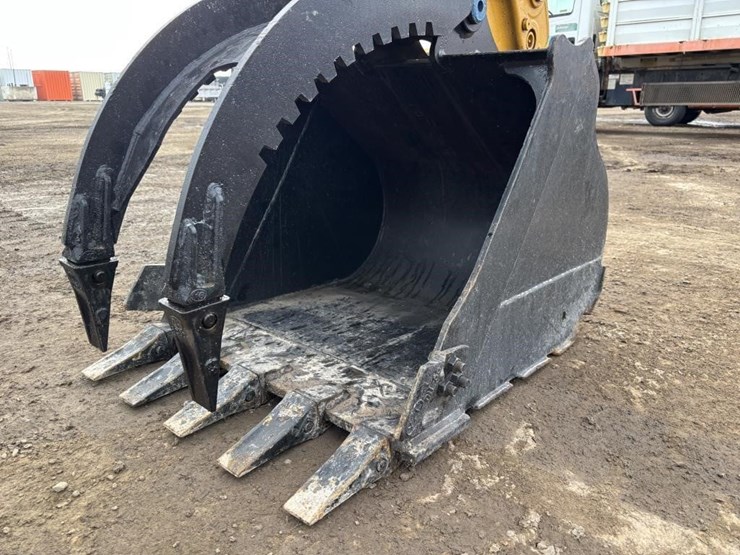 2023-caterpillar-305.5e2-image-11