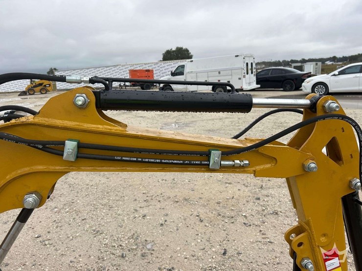unused-2025-cfg-industrial-h15r-mini-excavator-image-10
