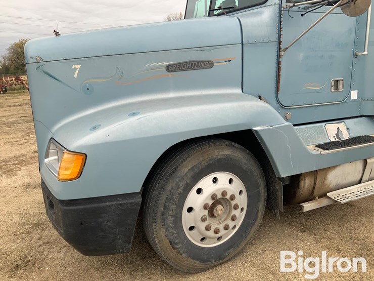 1992-freightliner-fld120-image-13