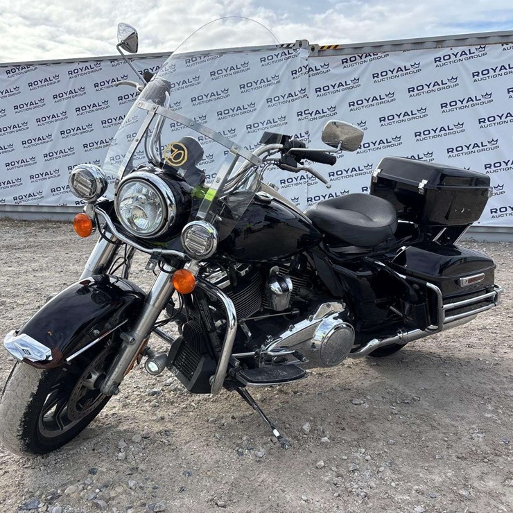 2021 Harley-Davidson FLHP Road King Motorcycle