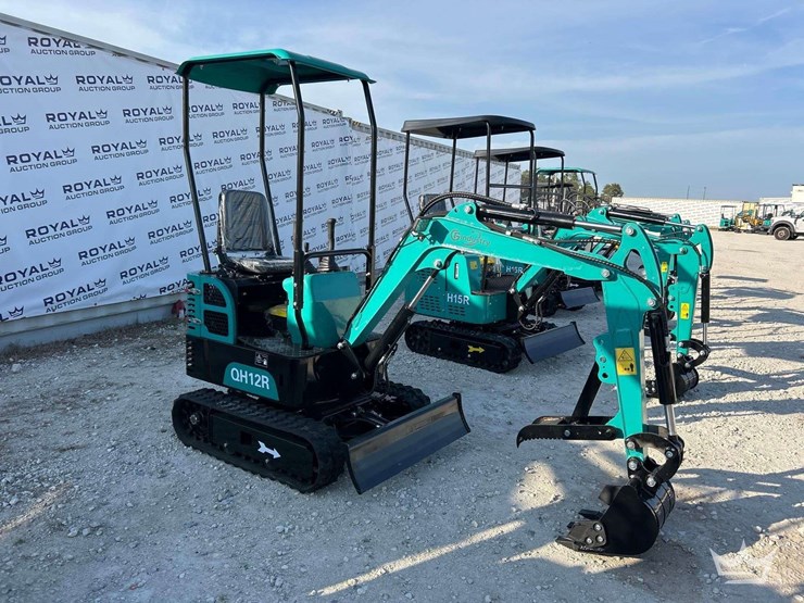 unused-2025-cfg-industrial-qh12r-mini-excavator-image-2