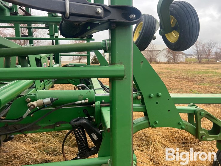 john-deere-2210-image-18