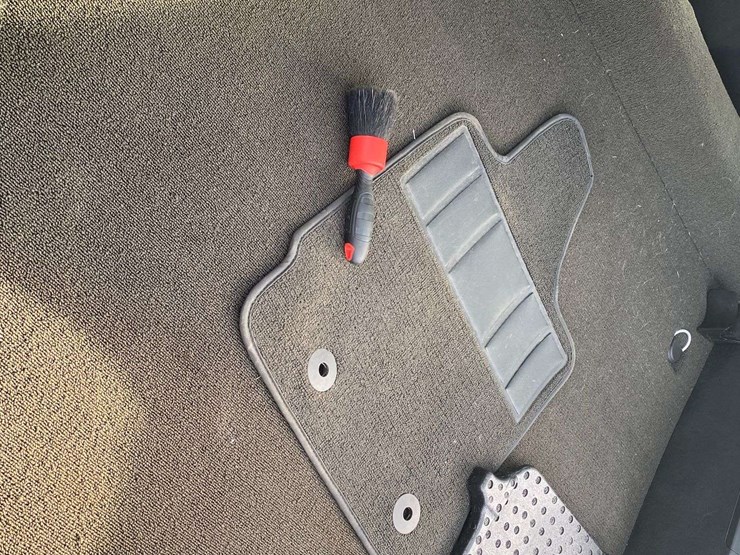 2014-chevrolet-corvette-stingray-coupe-image-24