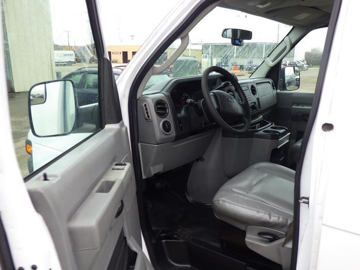 ford-econoline-350-image-5