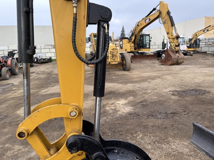 2023-caterpillar-305.5e2-image-17