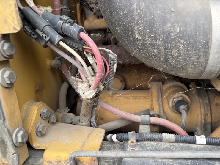 2006-caterpillar-143h-image-66