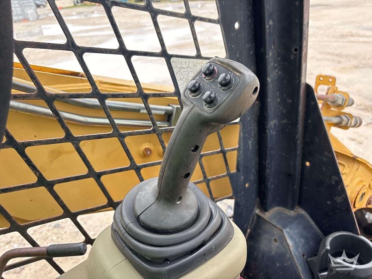 caterpillar-262c-image-21