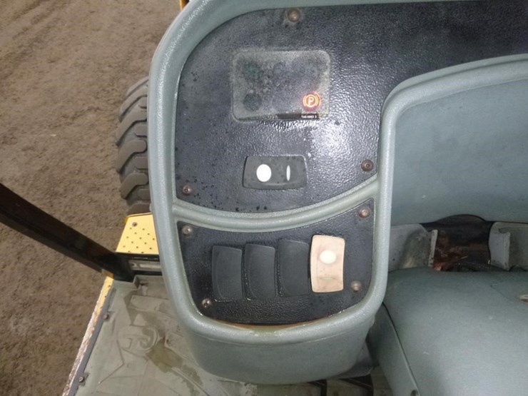 2005-caterpillar-420d-image-9