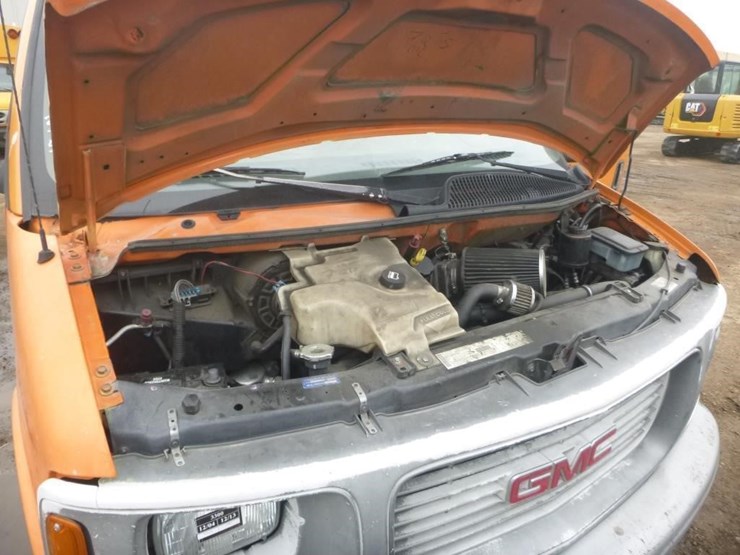 2000-gmc-3500-image-11