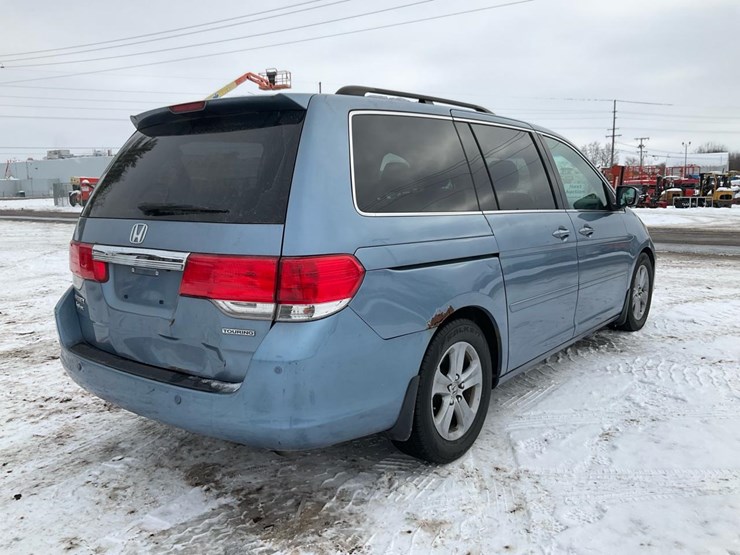 2010-honda-odyssey-touring-image-5