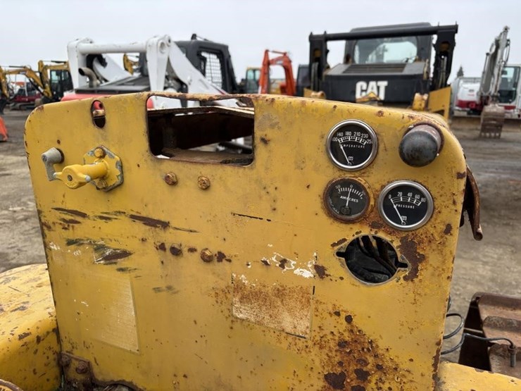 caterpillar-d2-image-14