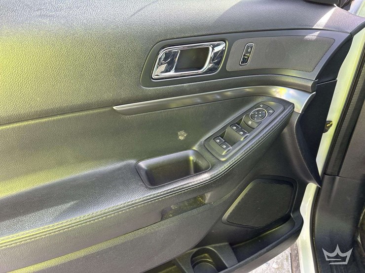 2018-ford-explorer-awd-suv-image-11