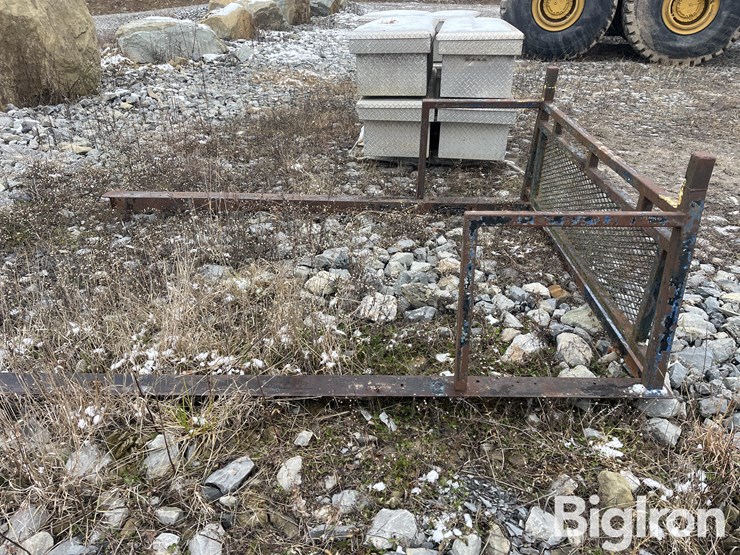 steel-pickup-headache-rack-image-4