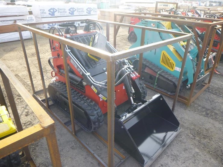 2025-agt-lrt23-skid-steer-track-loader-image-2