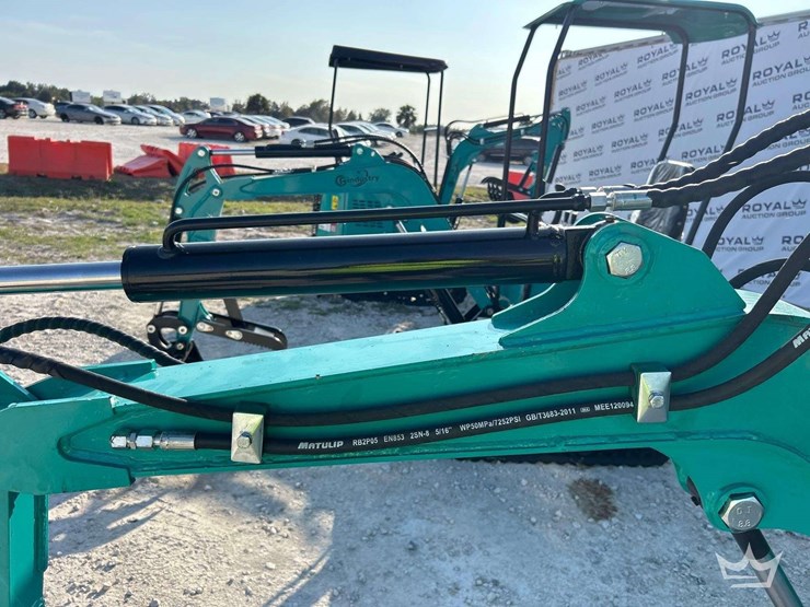 unused-2025-cfg-industrial-h15r-mini-excavator-image-12