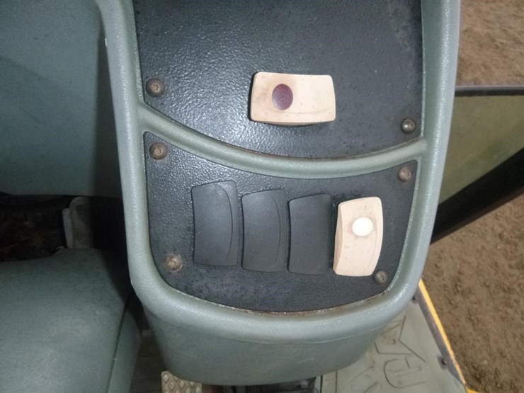 2005-caterpillar-420d-image-10