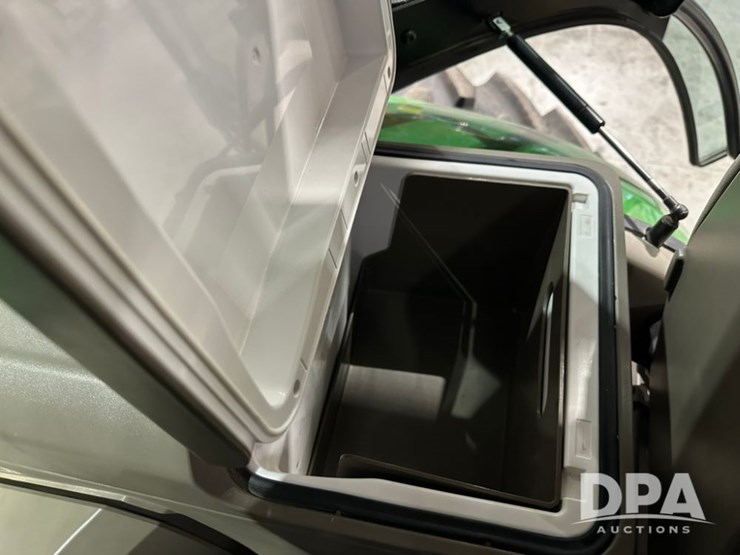 john-deere-8r-410-image-16