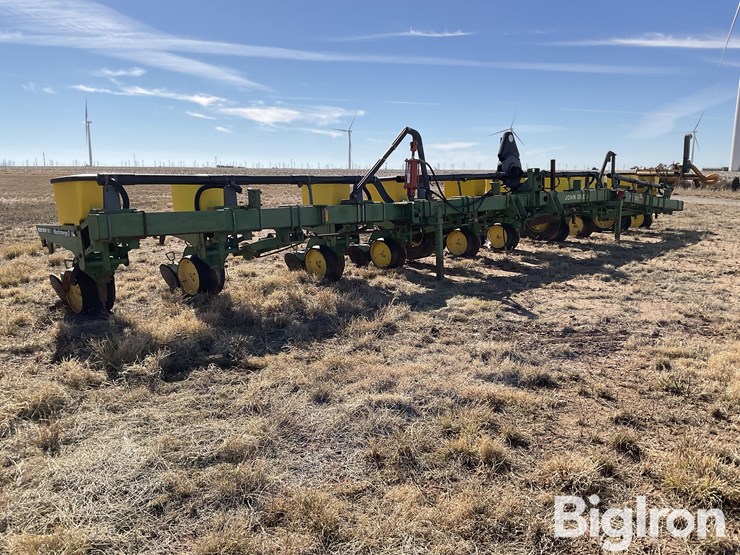 john-deere-7300-image-3