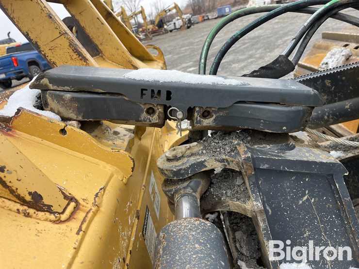 2014-deere-700k-lgp-image-14