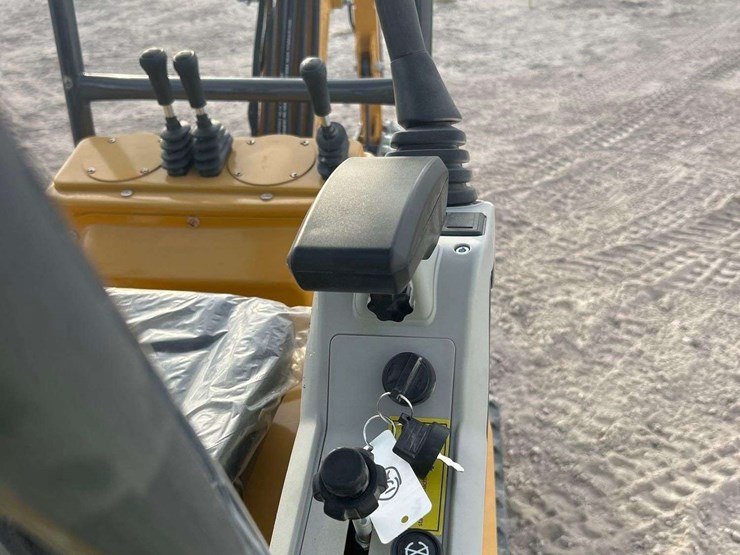 unused-2025-cfg-industrial-mx12rx-mini-excavator-image-8