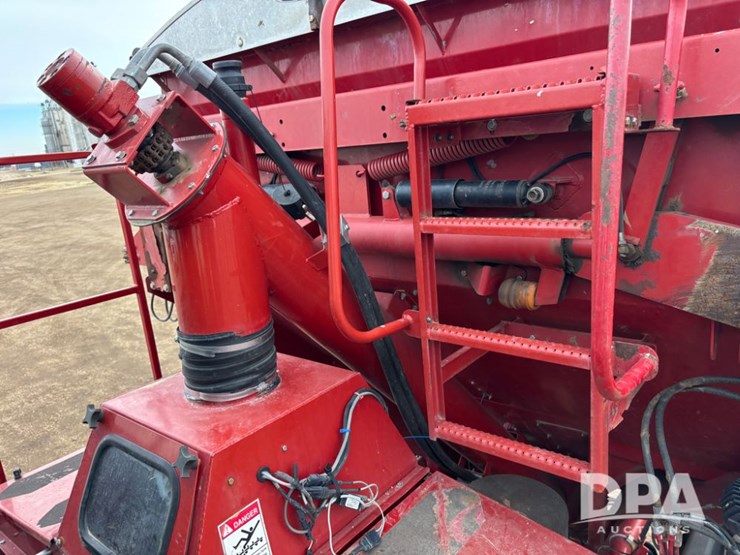 2018-case-ih-810-image-79