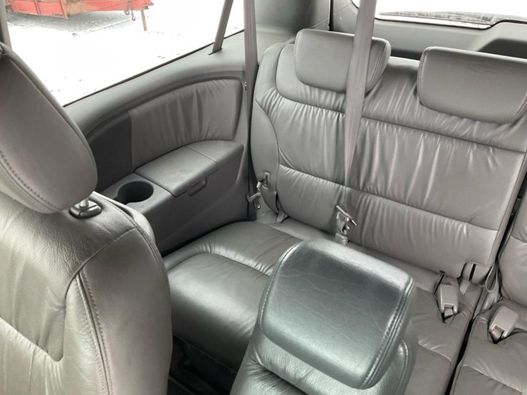 2010-honda-odyssey-touring-image-72