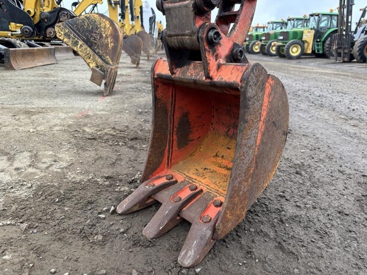 2015-kubota-k008-3-image-11