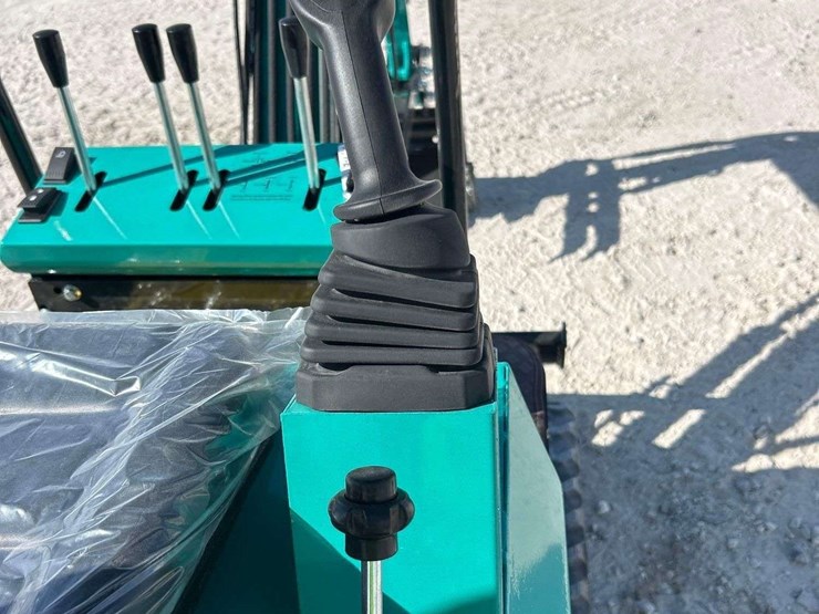 unused-2025-cfg-industrial-mx12rx-mini-excavator-image-7