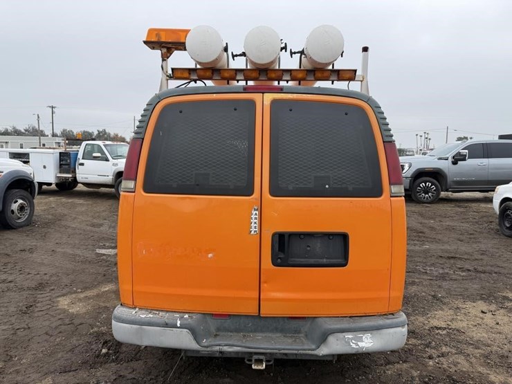 2000-gmc-3500-image-5