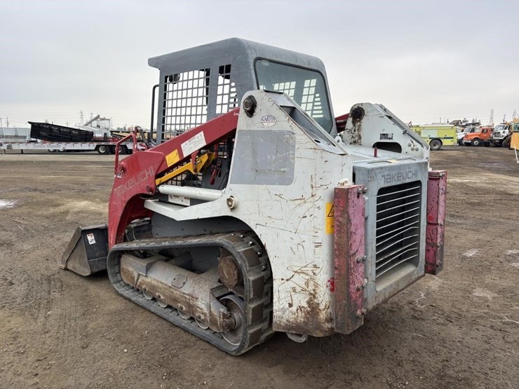 2016-takeuchi-tl8-image-4
